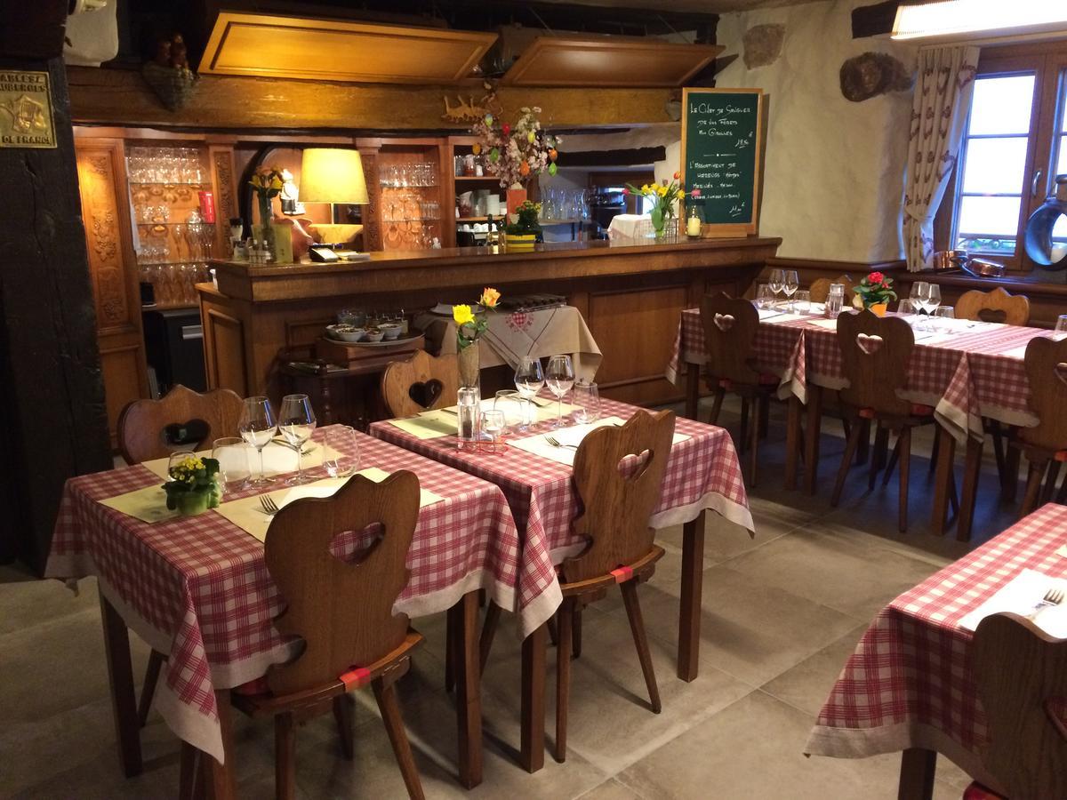 Auberge Des Trois Chateaux Eguisheim Exterior photo