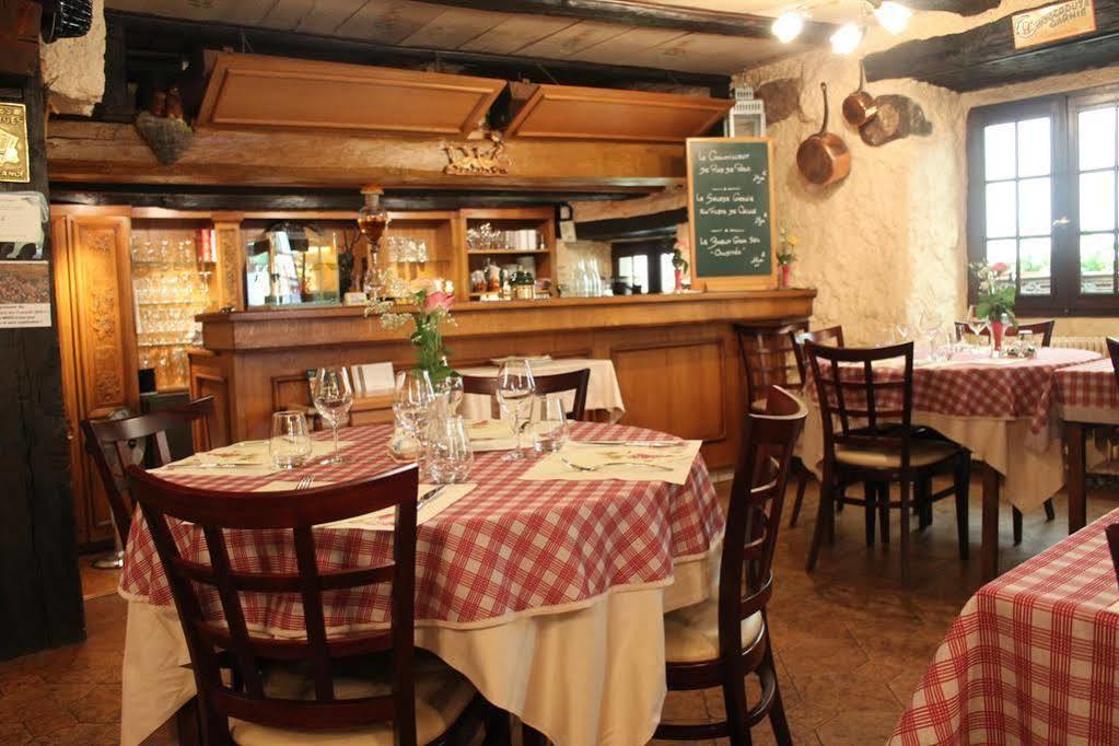 Auberge Des Trois Chateaux Eguisheim Exterior photo