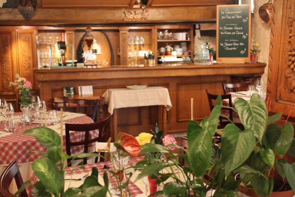 Auberge Des Trois Chateaux Eguisheim Exterior photo